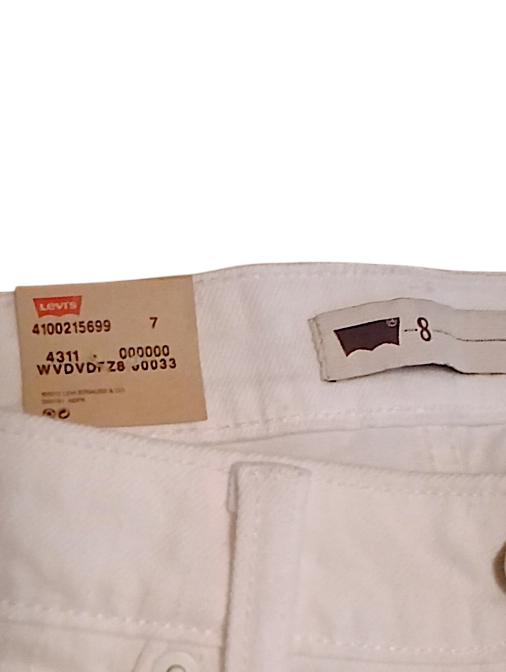 NWT Levis. White Shorts - Picture 6 of 8